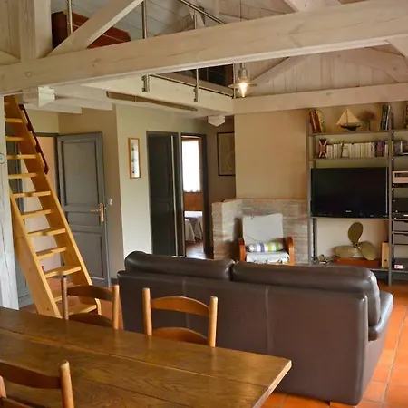 Maison En Bois A 350 M Du *